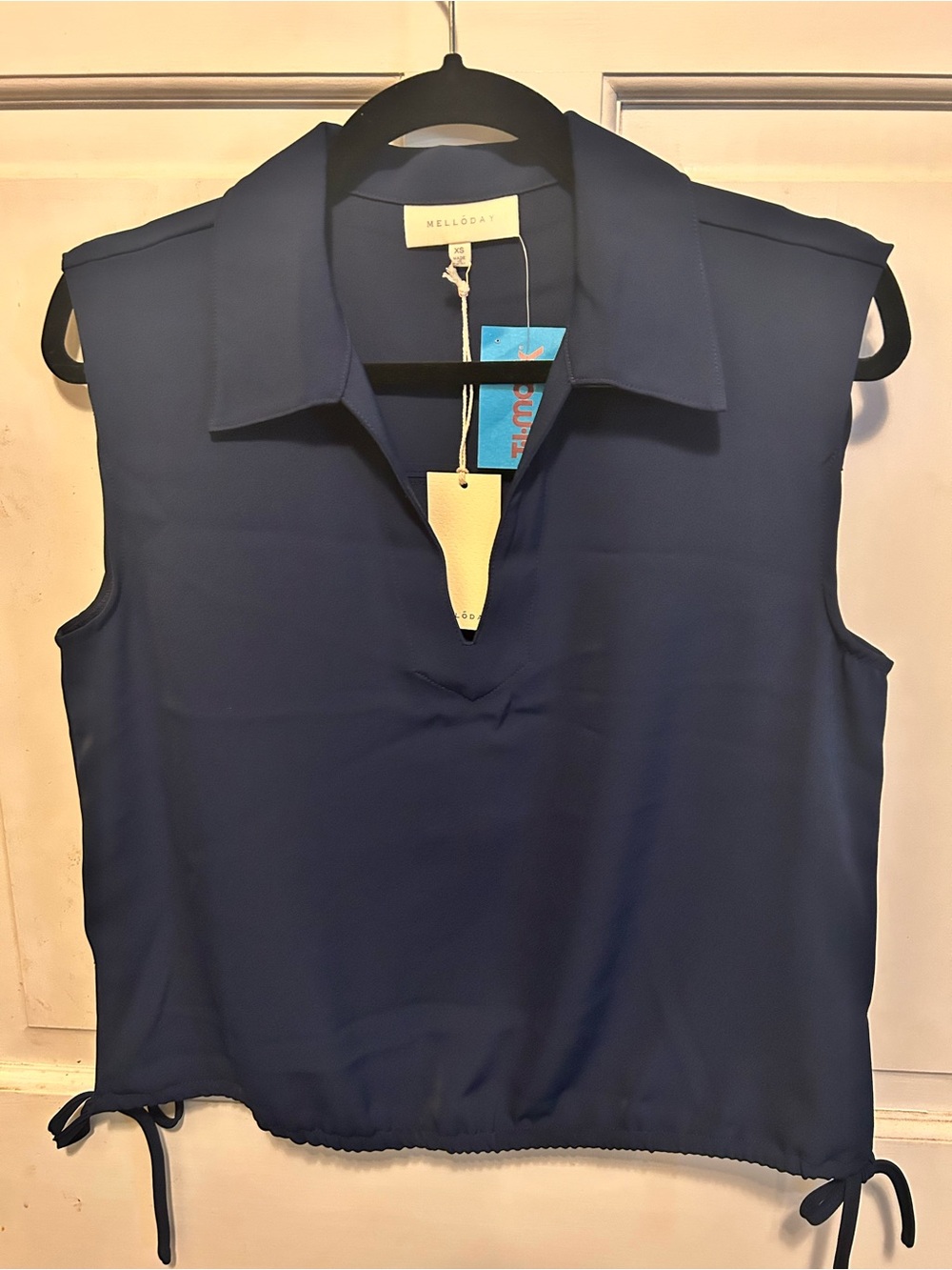 MELLODAY Navy V-Neck Sleeveless Collared Camisole